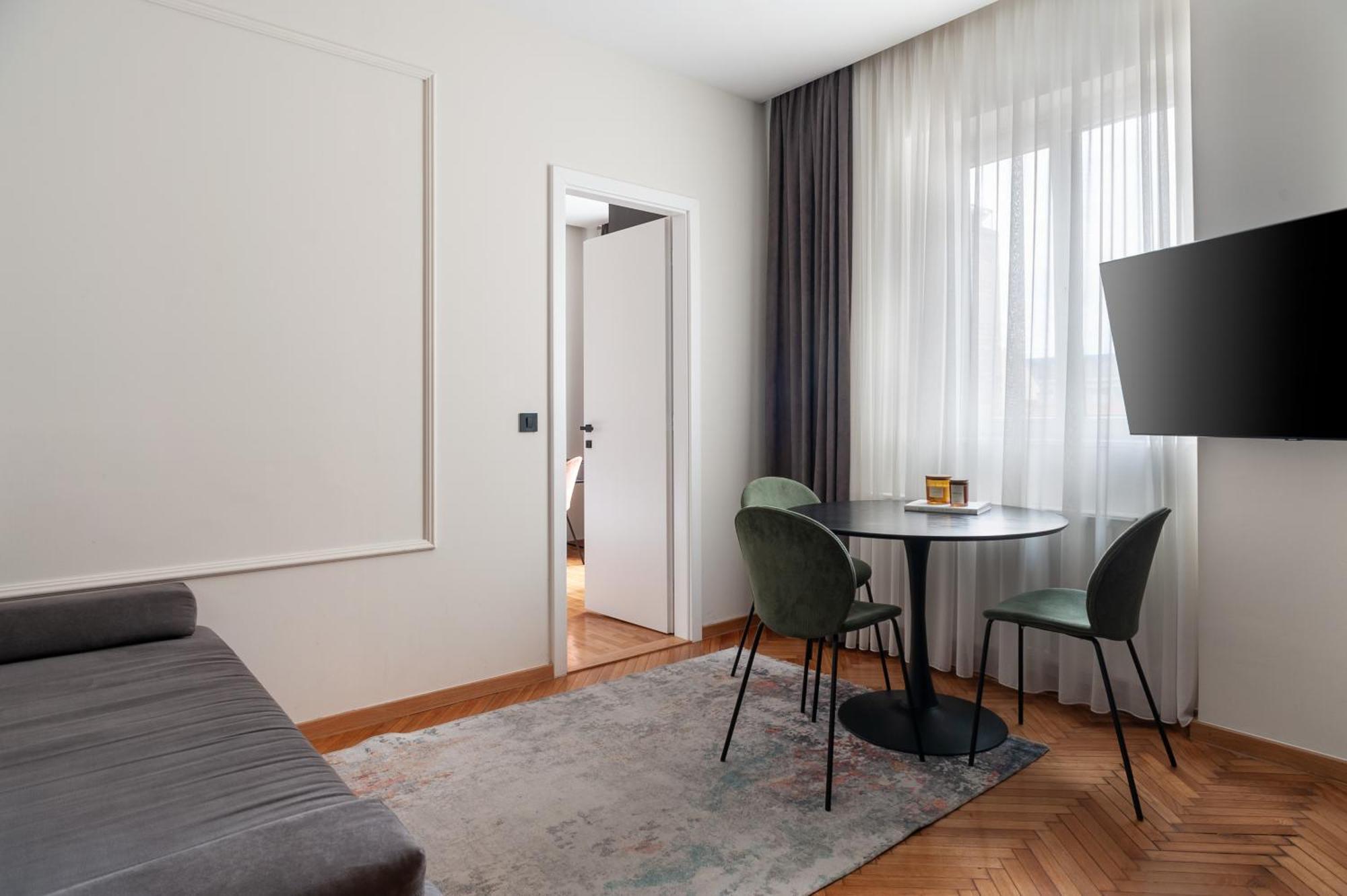 Loox Boutique Apartments Gunduliceva ซาเกร็บ ภายนอก รูปภาพ